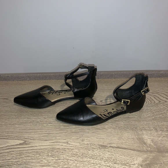 Point toe flats - Picture 1 of 6